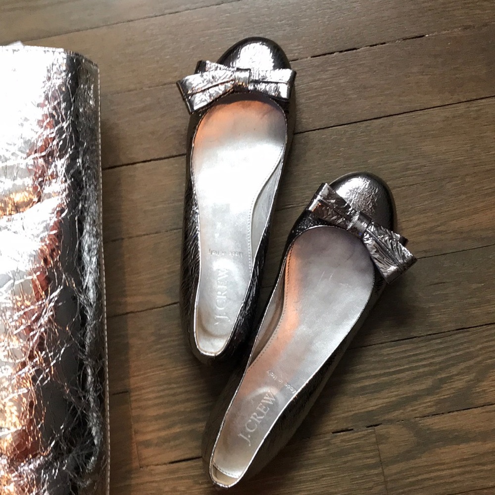 J crew metallic silver foil flats w bow 6.5